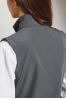 PR816 - WOMEN’S WINDCHECKER® PRINTABLE & RECYCLED SOFTSHELL GILET Kép 3.